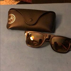 Ray Ban RB4202 Sunglasses unisex